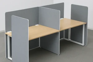 パネル付き・間仕切り付きデスク